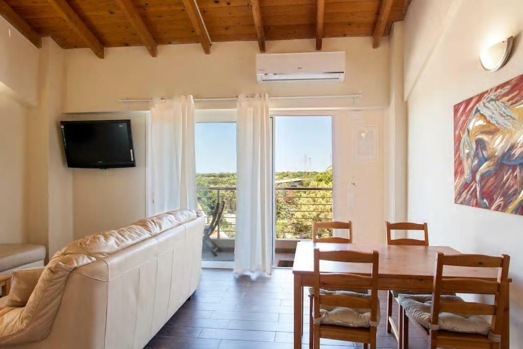 Arion Stables & Apartments 헐소니소스 외부 사진